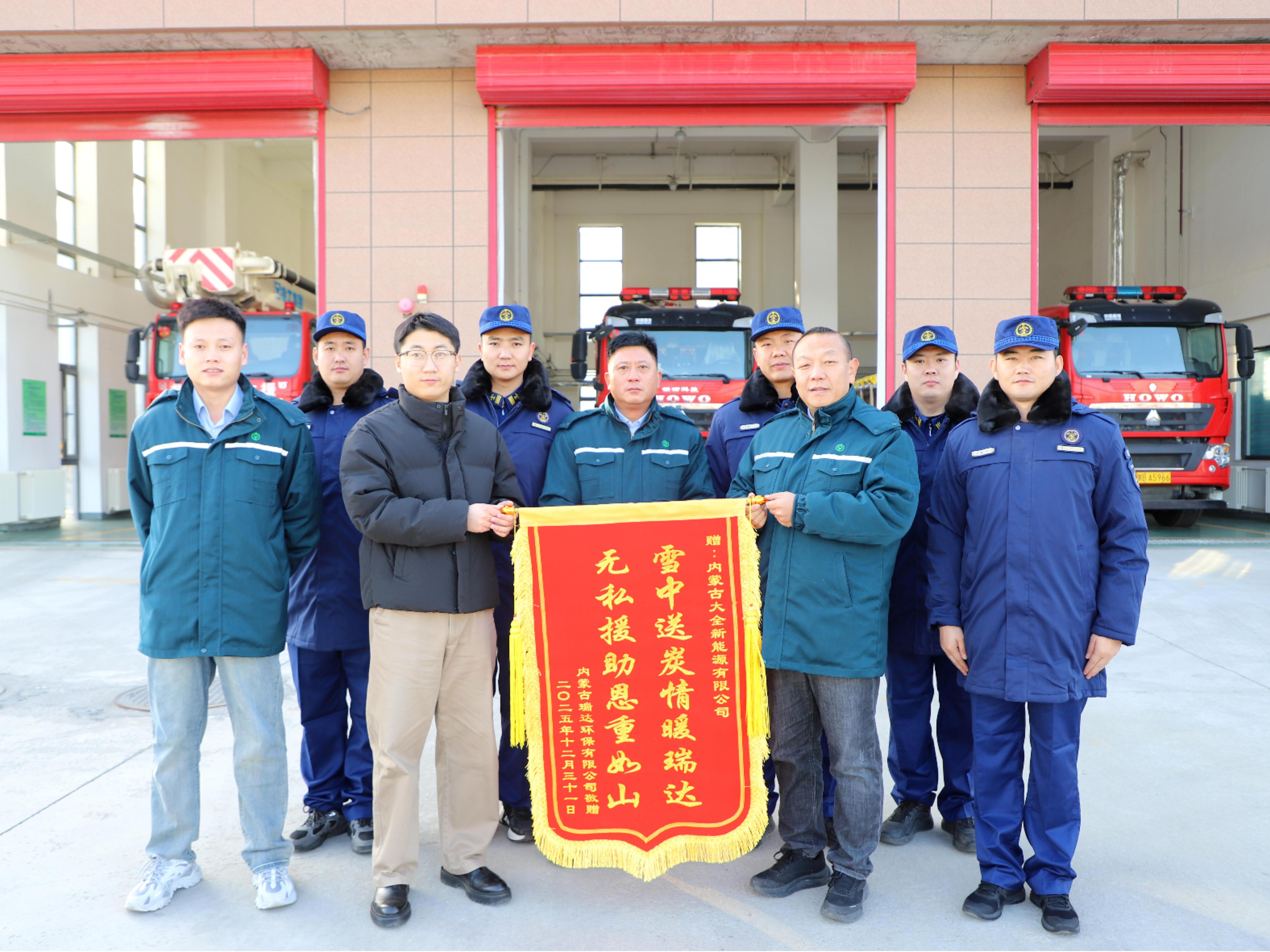 单晶硅，多晶硅